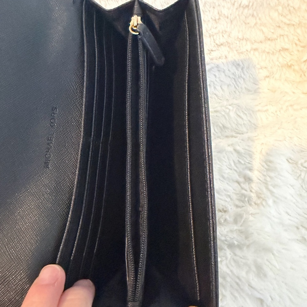 Michael Kors Fulton Continental Black Pebbled Leather Wallet 8x4 - Picture 4 of 12
